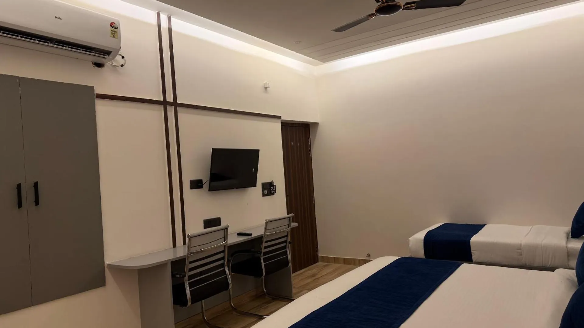 ****  Hotel Taj Way By Jyoti Villa Agra  India